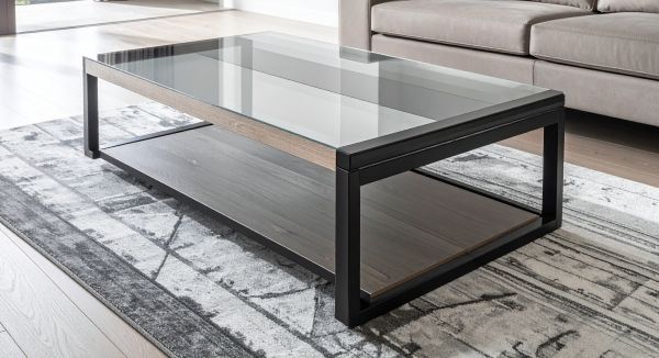 Table basse avec plateau en plexiglas